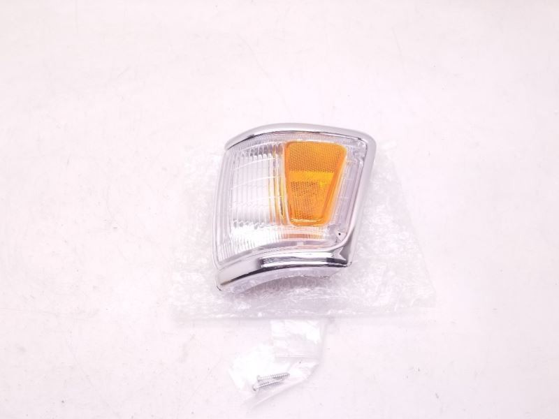 92 93 94 95 TOYOTA PICKUP LH Driver Corner/Park Light Park Lamp 81610-35120