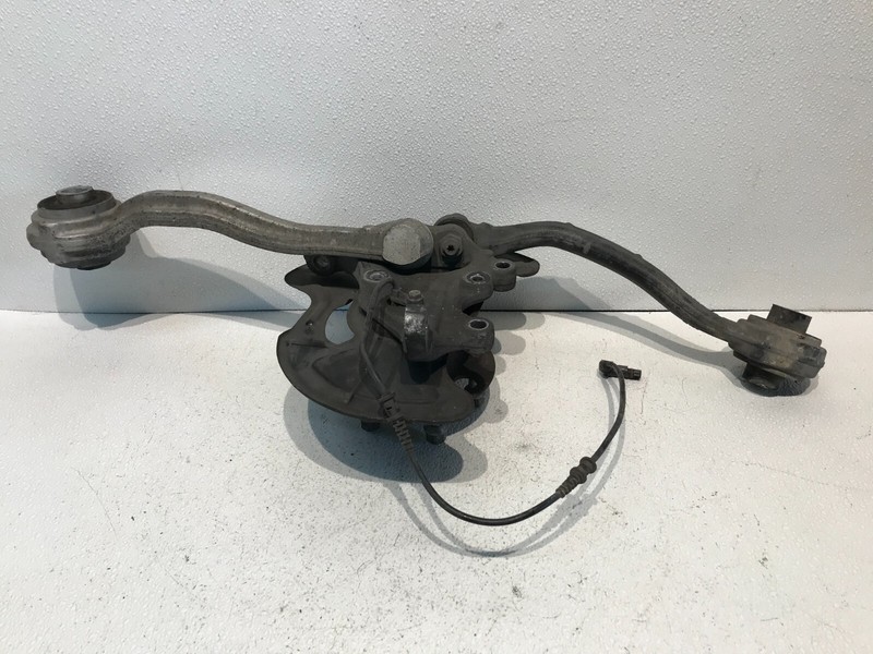 Mercedes W209 CLK500 SLK280 C230 Front Left Driver Side Spindle Knuckle Hub OEM
