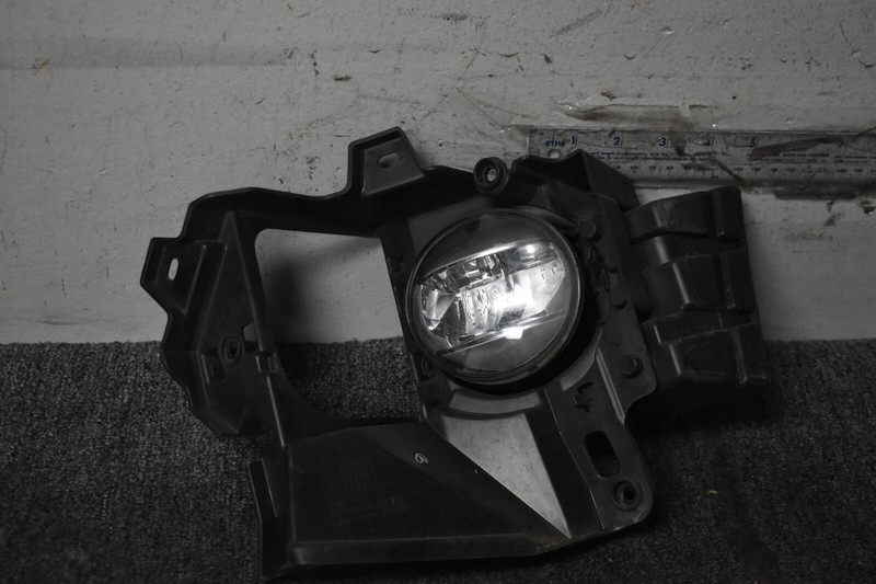 2016-2020 LEXUS RX350 FOG LIGHT BRACKET LEFT SIDE FACTORY OEM