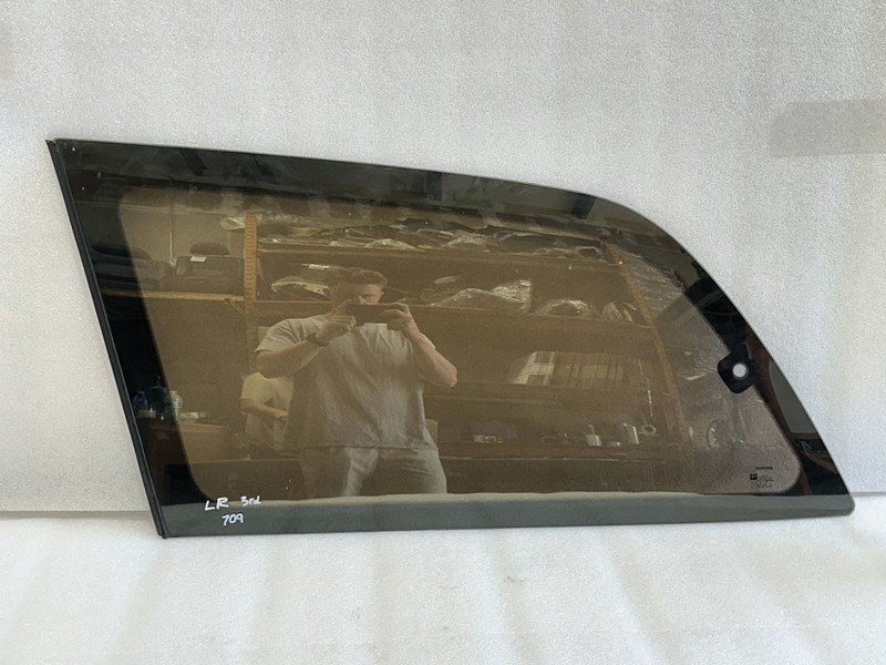 1991-1997 TOYOTA PREVIA LEFT DRIVER SIDE REAR QUARTER GLASS WINDOW SOLAR BRONZE