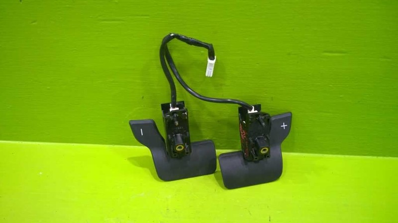 18 19 20 TOYOTA CAMRY XSE PADDLE + -SHIFTER WHEEL SWITCH OEM 2436-16