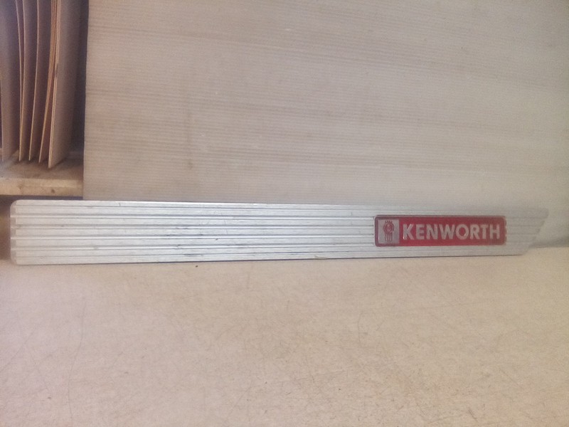 Kenworth T680 S60-1530 LH Door Sill Plate
