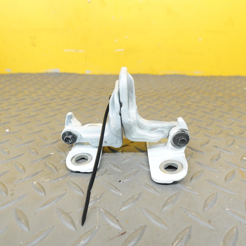 2020-2022 RANGE ROVER EVOQUE FRONT RIGHT SIDE DOOR UPPER & LOWER HINGE PAIR OEM