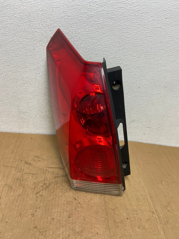2004 to 2009 Nissan Quest Left Driver Lh Side Tail Light AD1334 LK