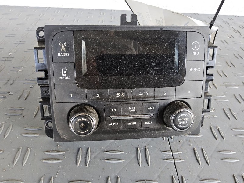 2017-2020 Dodge Ram 1500 Radio Display and Receiver 3" Screen w/o Bluetooth