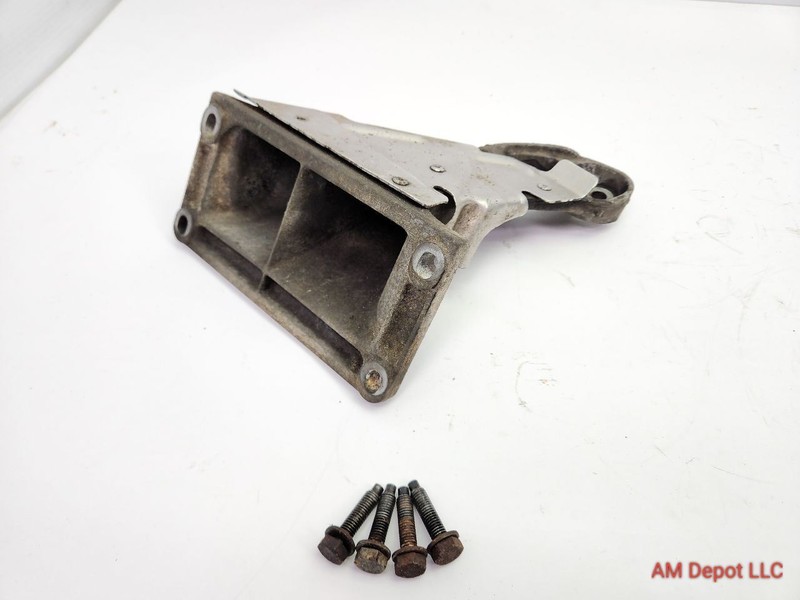 2004 BMW 330ci 325ci 325i 330i M3 E46 RWD Right Engine Mount Support Bracket