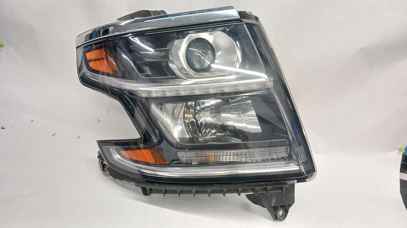 15-'20 CHEVROLET SUBURBAN 1500 Right passenger headlight HID OEM Grade B