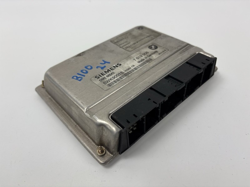 01-05 BMW 530i Engine Control Computer Unit ECU ECM7519308