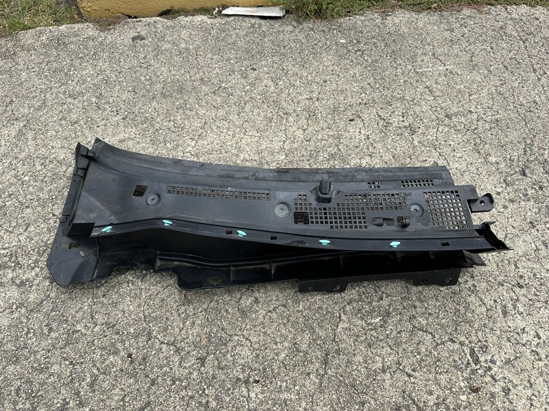 2015 Mazda 2 Front WiperRight trim DA6C507T3 OEM