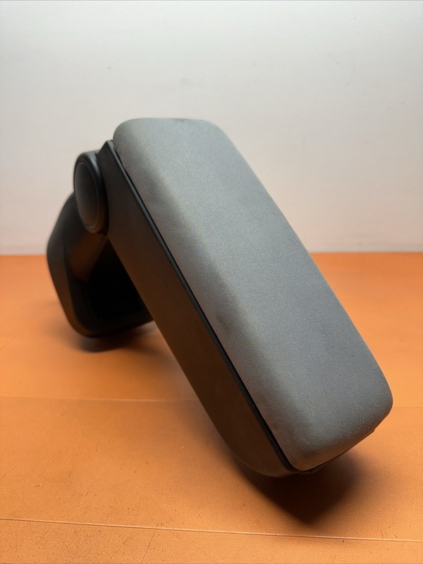 2014 - 17 FIAT 500L FRONT CENTER FLOOR CONSOLE ARMREST GRAY CLOTH OEM