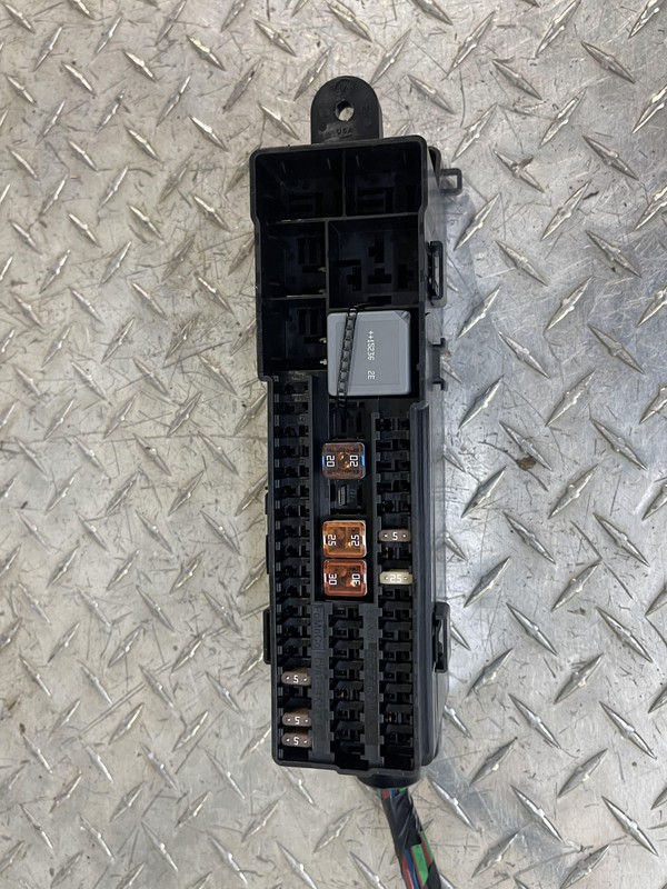2016 Ford Escape Rear Cabin Fuse Box Junction Block Trunk Lid