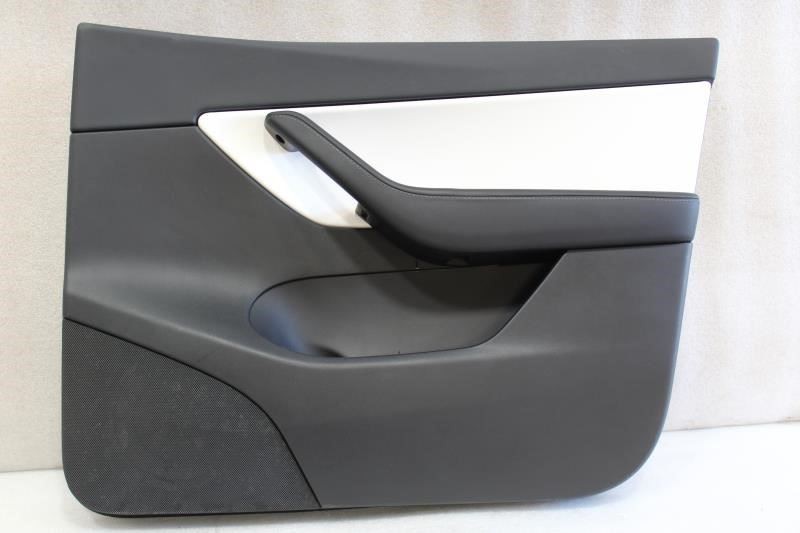 2020 2021 2022 2023 TESLA MODEL Y RIGHT FRONT DOOR TRIM PANEL 1497295-82-C