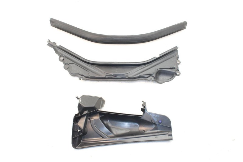 15-17 BMW M4 Coupe Driver Left Front Frame Weather Seal and Partition