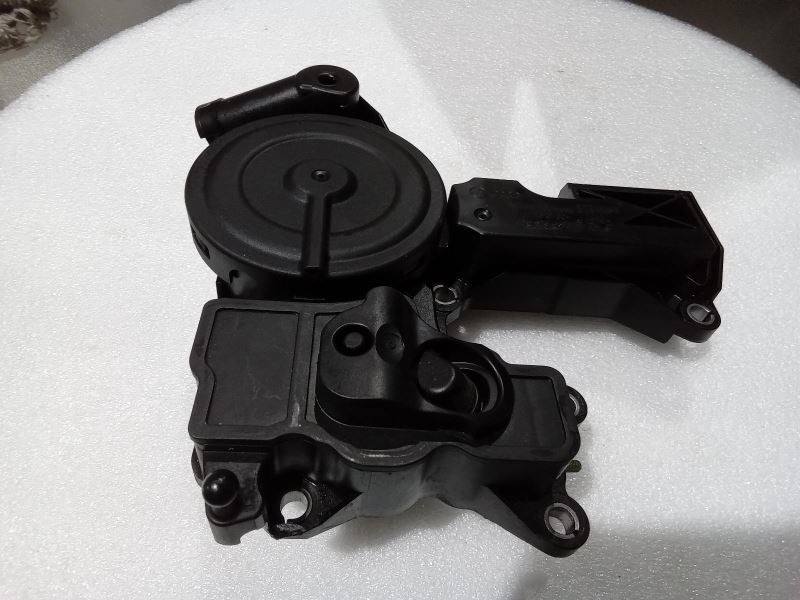 2010-2013 Volkswagen 2.0L Engine Crankcase Vent Valve Oil/ Air Separator