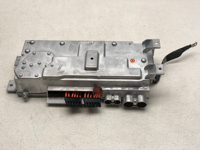 2012-2015 TESLA MODEL S REAR HIGH VOLTAGE JUNCTION BOX OEM