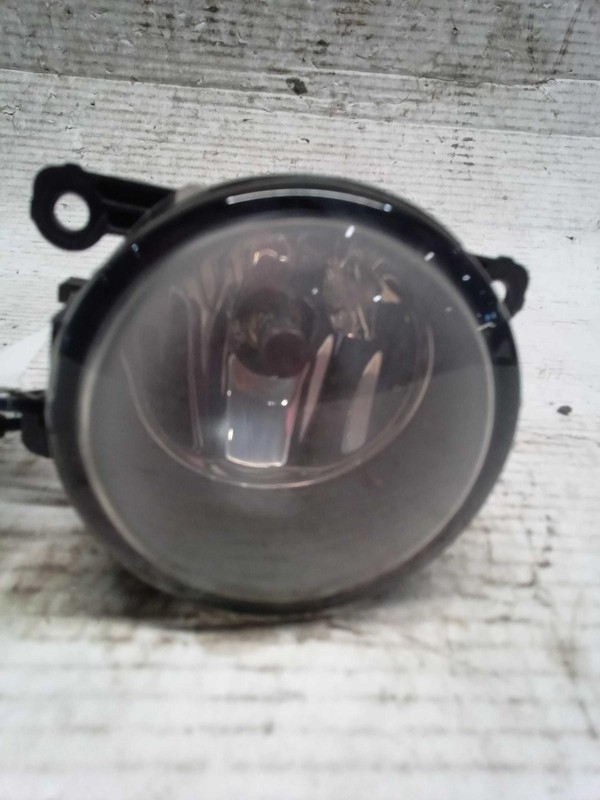 2019 Nissan Titan Left Fog Light Assembly OEM Black 261509B90C 261509B90D