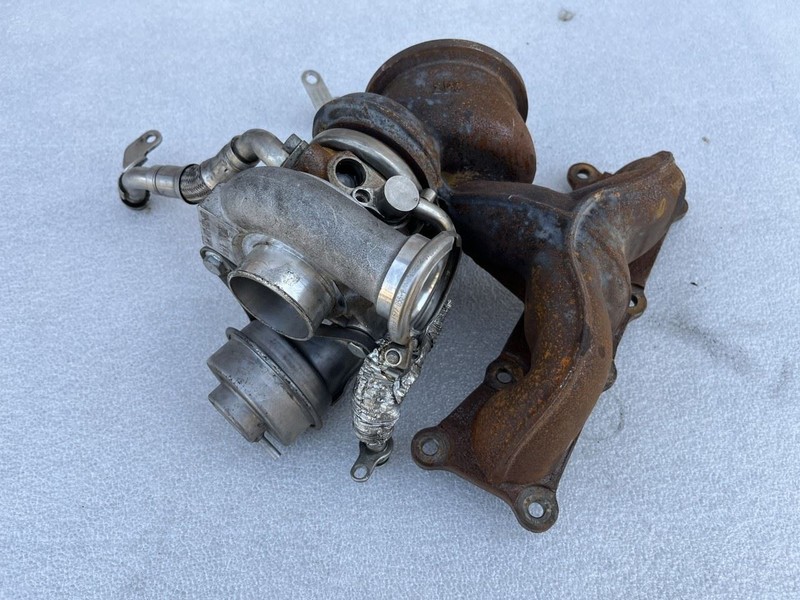 2007-2013 BMW 335i E90 LEFT SIDE FRONT EXHAUST MANIFOLD TURBOCHARGER 11657593015