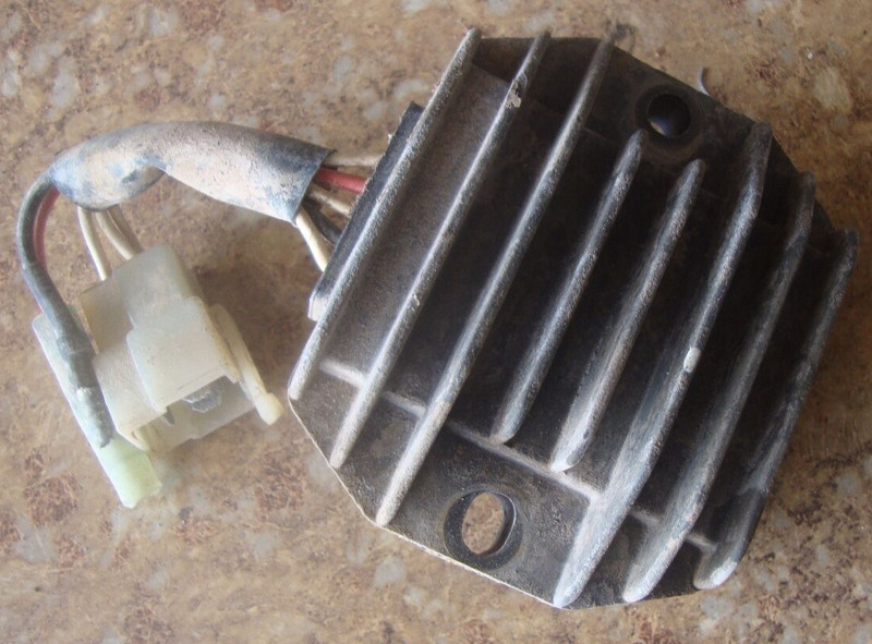 1997 Yamaha YFM350 YFM 350 Warrior Voltage Regulator Rectifier M9