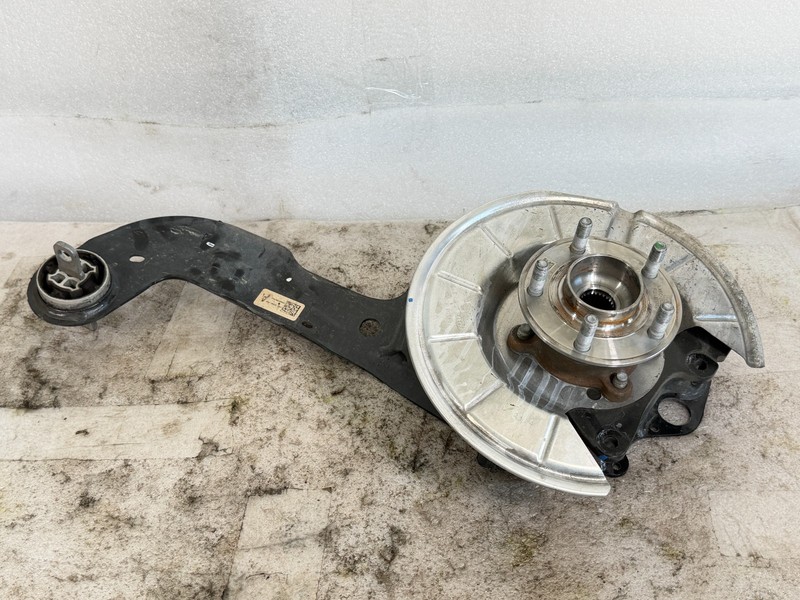 2021-2024 FORD BRONCO SPORT 4WD REAR RIGHT SIDE SPINDLE KNUCKLE WHEEL HUB OEM