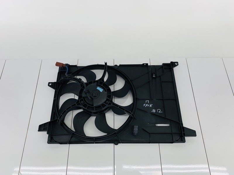 16-22 CHEVROLET SPARK 1.4L L4 GAS ENGINE RADIATOR COOLING FAN SHROUD OEM #12