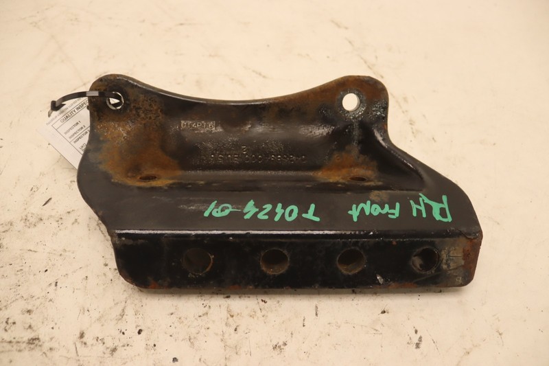 2008-2017 FREIGHTLINER CASCADIA 125 FRONT RIGHT EXHAUST FLUID TANK BRACKET OEM