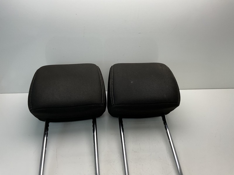 2018 KIA SPORTAGE FRONT LEFT & PASSENGER SIDE SEAT HEADREST BLK CLOTH OEM
