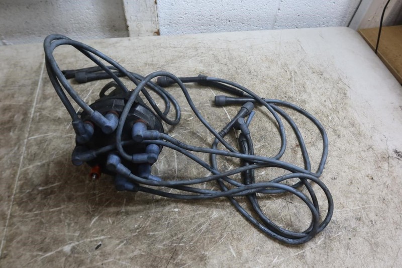 1986-1991 Mercedes Benz R107 560SL OEM Engine Ignition Distributor 1235522392