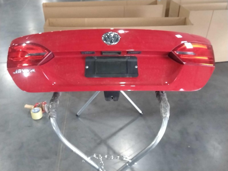 2014 Volkswagen Jetta Deck Lid Trunk Lid Red OEM G2G2 Deep Scratches 119k Miles