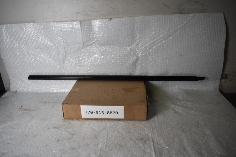 BMW WINDOW MOLDING FACTORY OEM 5A8A265-01