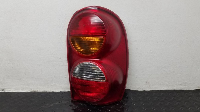 02-04 Jeep Liberty Right Passenger Tail Light Lamp OEM 55155828AH