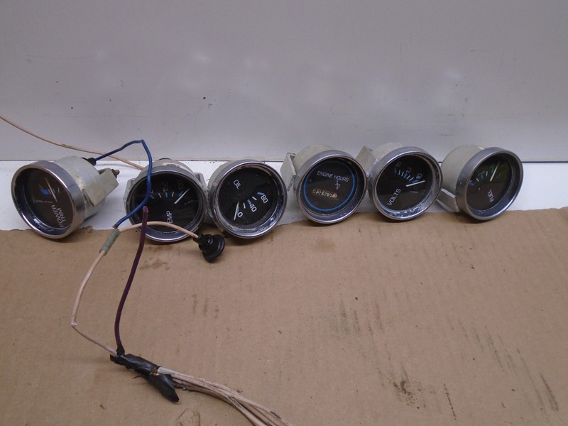 W4 Gauge set of 6 Vintage 1976 Medallion Volts Temp Oil Fuel Power Trim Hours