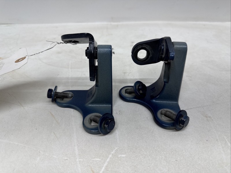 20-23 Tesla Model Y Front Driver Side Door Hinge Left 1497492-00 7090 B84