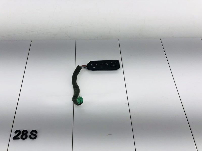 03-06 GMC YUKON XL 1500 FRONT LEFT DRIVER SIDE POWER SEAT ADJUST SWITCH OEM