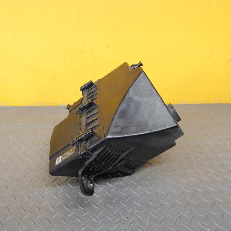 2017-2020 JAGUAR F-PACE Air Box Filter Assembly OEM Hx739h736aa