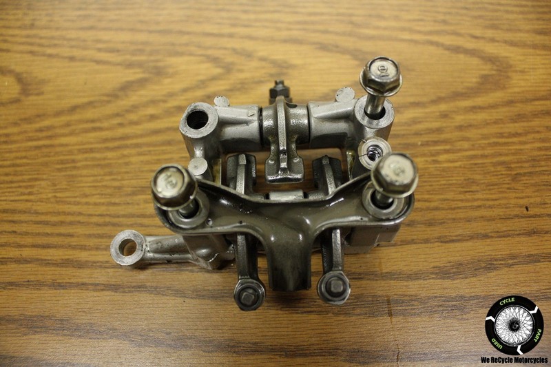 06 HONDA VT 750 SHADOW SPIRIT ENGINE CYLINDER HEAD ROCKER ARM BOX VT750 06