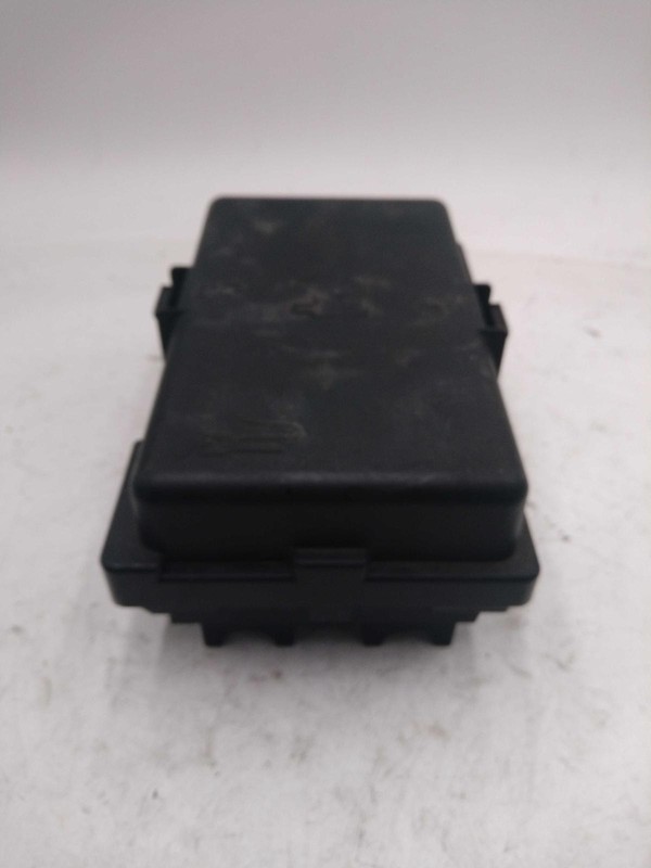 2020 Chrysler Voyager OEM Fuse Box 3.6L White 68239267AC 82000 Miles