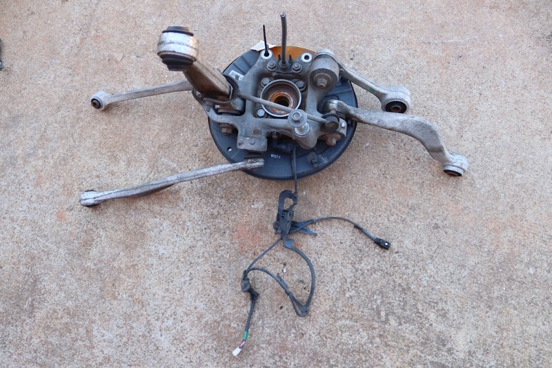 2007-2017 LEXUS LS460 AWD REAR RIGHT SPINDLE KNUCKLE WHEEL HUB CONTROL ARMS OEM