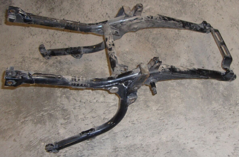 2002 Kawasaki Voyager ZG1200 ZG 1200 B XII Rear Back Sub Frame Mount Tail Fender