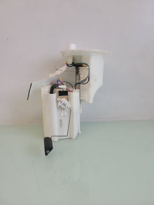 Fuel Pump Assembly Fuel Tank Mounted 2.5L FWD Fits 18-23 CAMRY 581575