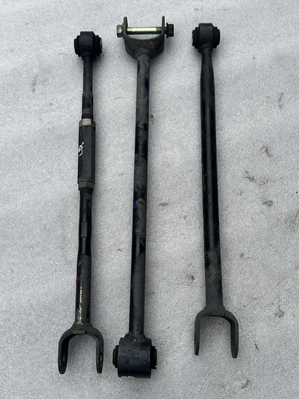 2007-2012 LEXUS ES350 LEFT REAR LOWER CONTROL ARMS TRAILING LOCATING 3 PIECES