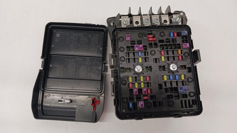 21-'22 JEEP GRAND CHEROKEE Engine Fuse Box 3.6L OEM 1 Year Warranty!