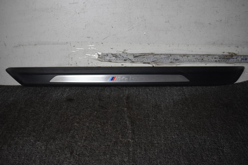2016 BMW M4 F82 RIGHT SCUFF SILL PLATE TRIM BLACK 893801810 8063800 OEM