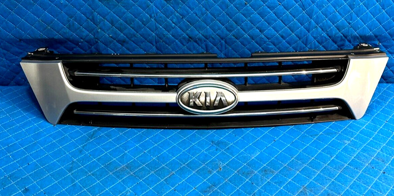 07-10 KIA SEDONA FRONT GRILLE OEM