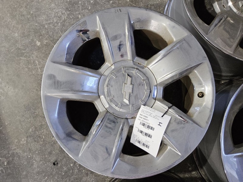 2014-2019 Chevy Silverado Wheel Rim 20x9 Chrome 5 Spoke Opt RD2 Covered Lug Nuts