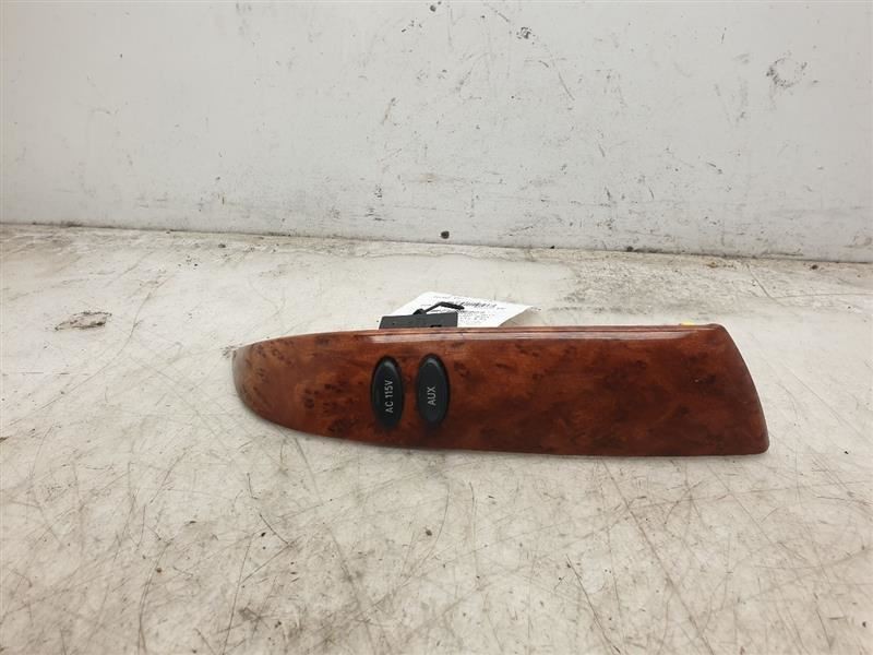 2006 TOYOTA SIENNA LIMITED PASSENGER SIDE DASH RADIO BEZEL AND SWITCH
