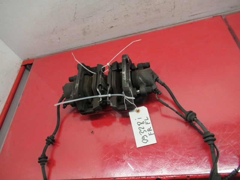 06-11 BMW E90 E91 3 SERIES RWD FRONT LEFT / RIGHT BRAKE CALIPER SET PAIR OEM
