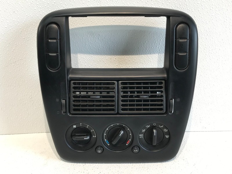 02-05 FORD EXPLORER AC CLIMATE CONTROL RADIO TRIM BEZEL VENTS HVAC OEM