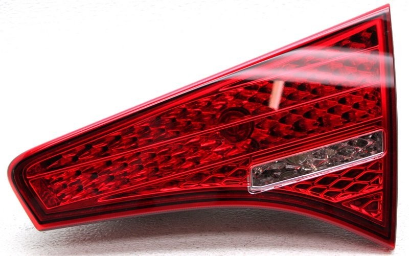 OEM Kia Optima LX, Optima EX Right Passenger Side Halogen Tail Lamp Lens Crack