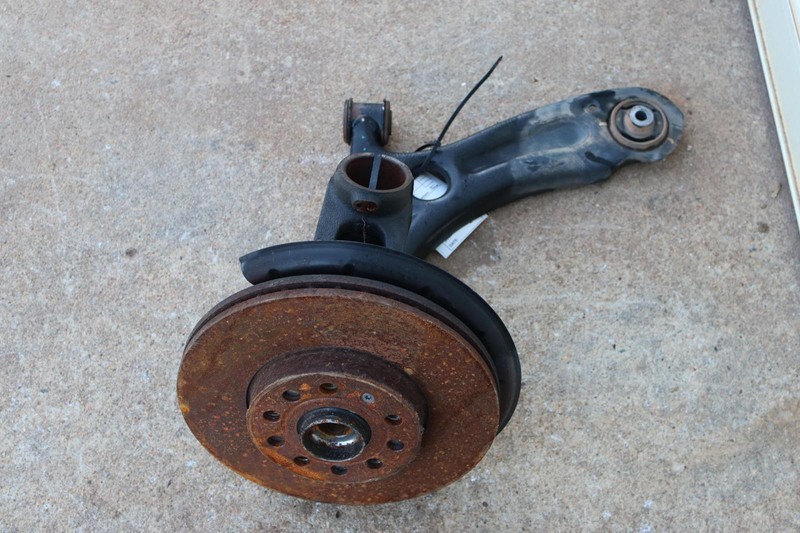 2011-2017 VOLKSWAGEN JETTA SEDAN FWD FRONT LEFT DRIVER SPINDLE KNUCKLE HUB OEM