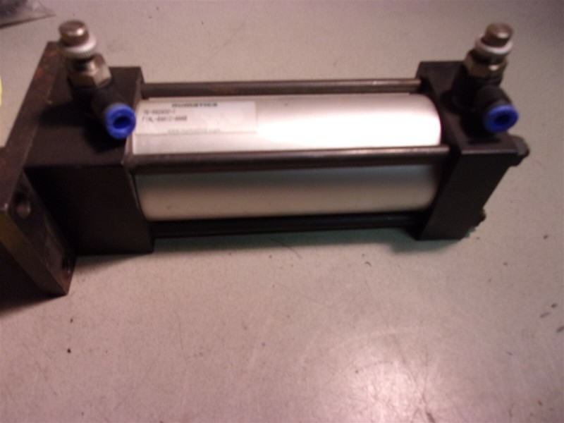 Numatics TE-582932-1 F1AL-04A1C-AAA0 Cylinder Device *FREE SHIPPING*
